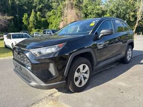 Used 2021 Toyota RAV4 LE AWD/4WD image 1