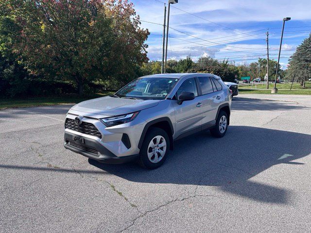 Used 2023 Toyota RAV4 LE AWD/4WD image 7