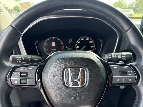 Used 2024 Honda Pilot Touring image 13