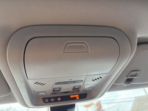 Used 2018 GMC Terrain SLT w/ Infotainment Package II image 16