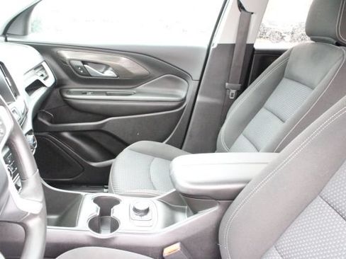 Used 2022 GMC Terrain SLE FWD image 32