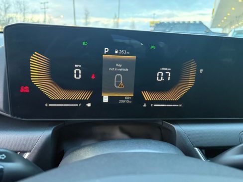 Used 2025 Kia K4 LXS image 39