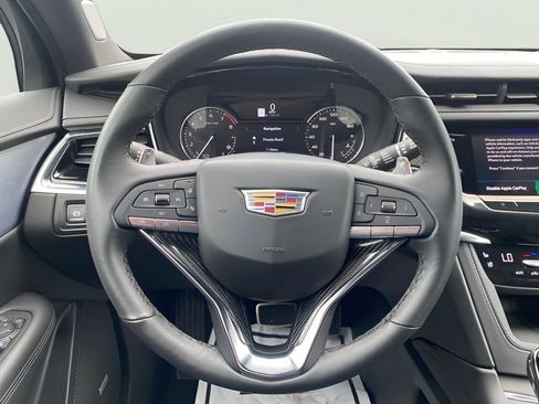 Certified 2025 Cadillac XT6 Sport w/ LPO, Floor Liner Package AWD/4WD image 20