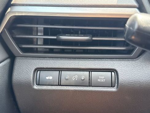 Used 2025 Nissan Altima 2.5 SR FWD image 23