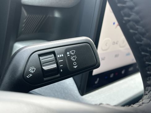 New 2025 Ford Maverick XLT w/ XLT Luxury Package FWD image 12
