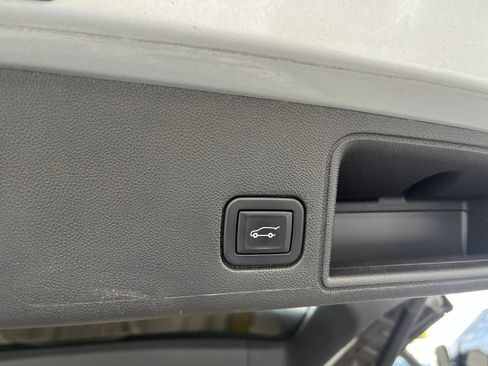 Used 2021 GMC Terrain SLE w/ Driver Convenience Package FWD image 23