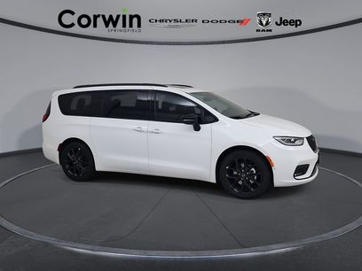 New 2026 Chrysler Pacifica Limited