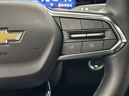 Used 2025 Chevrolet Suburban High Country AWD/4WD image 18