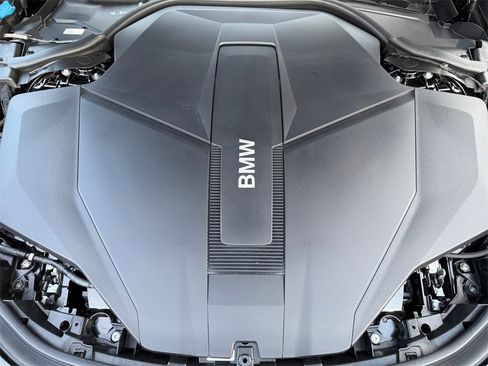 Certified 2025 BMW i7 eDrive50 w/ M Sport Package image 35