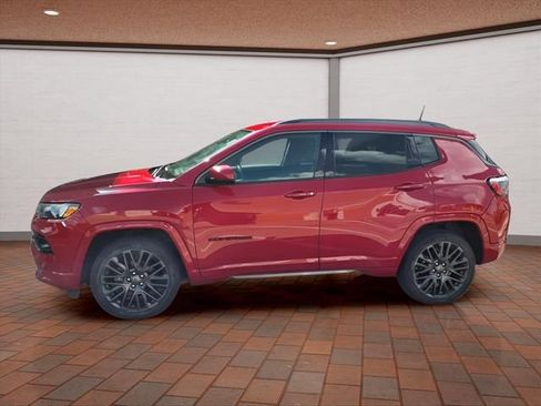 Used 2022 Jeep Compass Limited AWD/4WD image 2