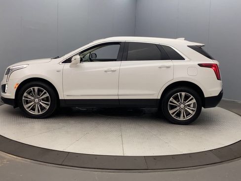 Used 2022 Cadillac XT5 Premium Luxury w/ Technology Package AWD/4WD image 2