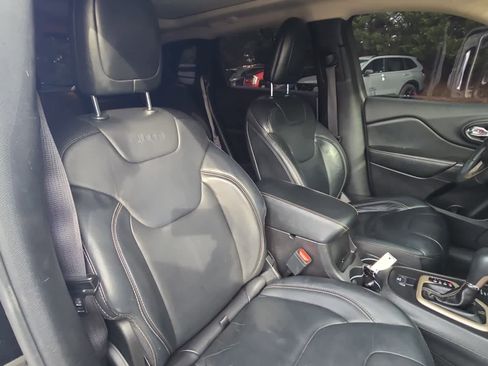 Used 2017 Jeep Cherokee Limited image 11