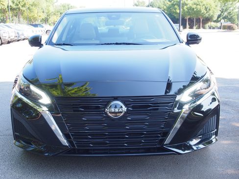 Used 2023 Nissan Altima 2.5 SL AWD/4WD image 2
