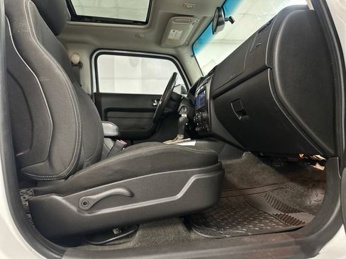 Used 2006 HUMMER H3 w/ Chrome Appearance Package AWD/4WD image 22