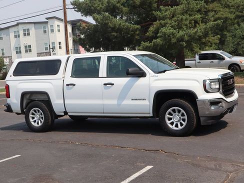 Used 2018 GMC Sierra 1500 4x4 Crew Cab w/ Sierra Convenience Package image 2