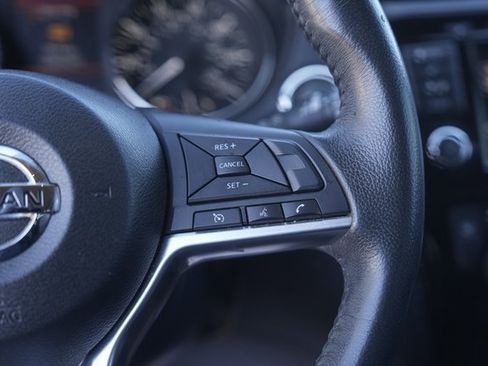 Used 2018 Nissan Rogue SV image 23