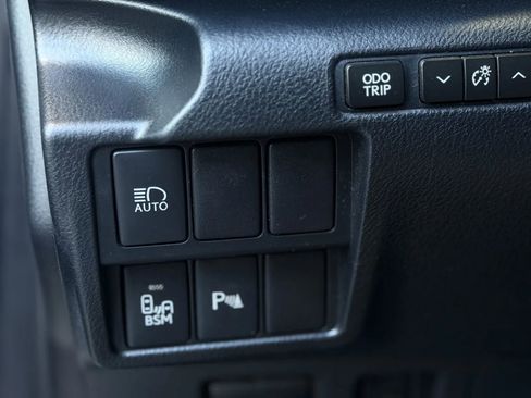 Used 2017 Lexus IS 200t Base image 24