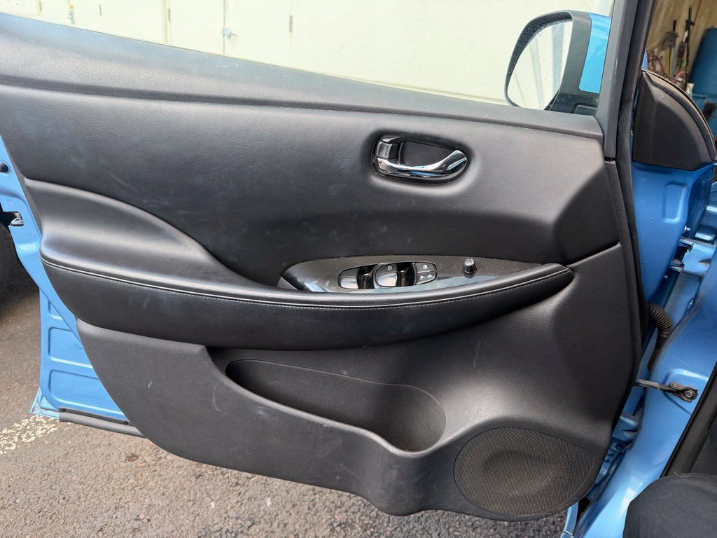 Used 2013 Nissan Leaf SL FWD image 10