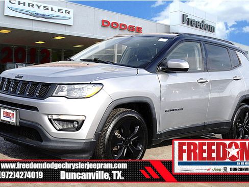 Used 2020 Jeep Compass Latitude image 1