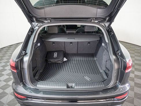 New 2025 Audi Q6 e-tron Premium image 8