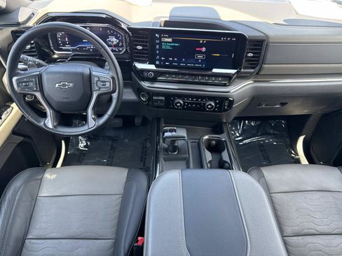 Used 2023 Chevrolet Silverado 1500 ZR2 w/ Technology Package AWD/4WD image 9