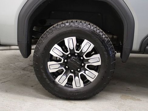 Used 2025 GMC Sierra 2500 Denali image 39