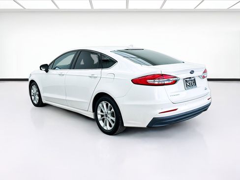 Used 2020 Ford Fusion SE image 6