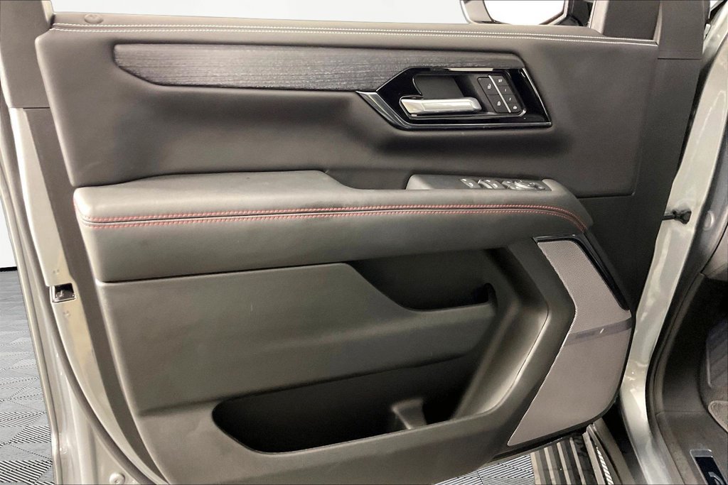 Used 2025 GMC Yukon AT4 Ultimate w/ LPO, Floor Liner Package AWD/4WD image 16