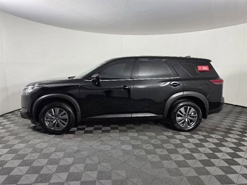 Used 2025 Nissan Pathfinder S w/ Cargo Package image 8
