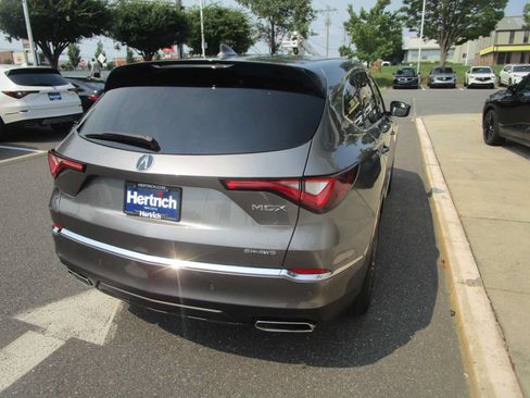 Certified 2024 Acura MDX SH-AWD w/ Technology Package image 5