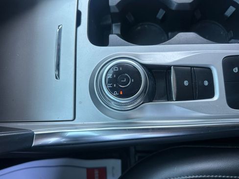 Used 2023 Ford Explorer XLT w/ Equipment Group 202A image 33