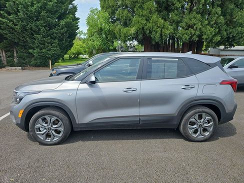 Used 2026 Kia Seltos LX AWD/4WD image 3