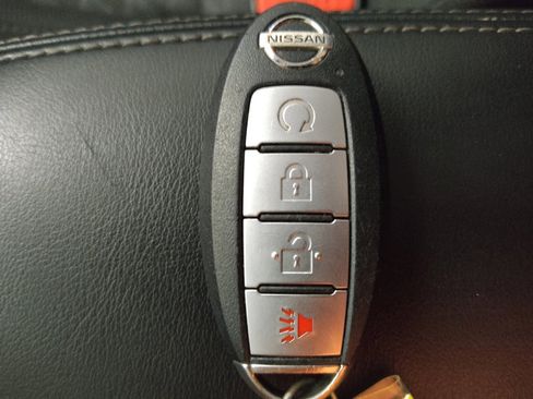 Used 2021 Nissan Kicks SV FWD image 32