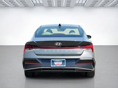 New 2026 Hyundai Elantra Limited FWD image 5