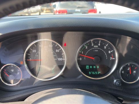 Used 2015 Jeep Wrangler Sahara w/ Connectivity Group AWD/4WD image 11