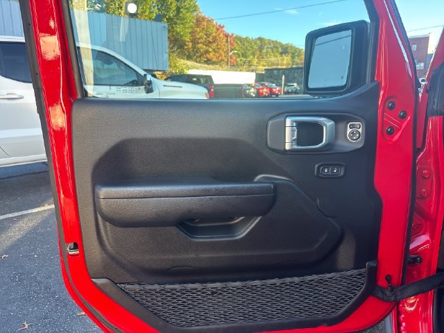 Used 2023 Jeep Wrangler Unlimited w/ Cold Weather Group AWD/4WD image 13