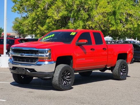 Used 2018 Chevrolet Silverado 1500 LT AWD/4WD image 2