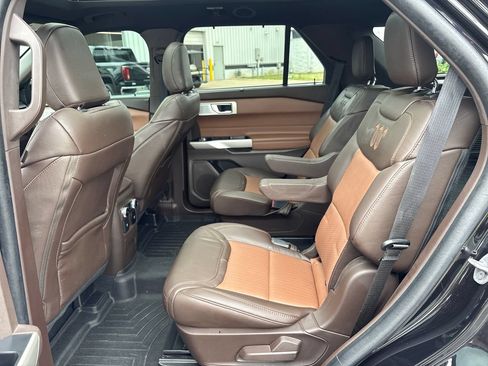 Used 2022 Ford Explorer King Ranch w/ Premium Technology Package AWD/4WD image 41