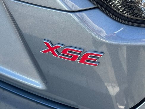 Used 2022 Toyota Corolla XSE FWD image 3