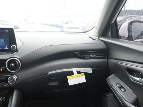 Used 2025 Nissan Sentra SV image 21