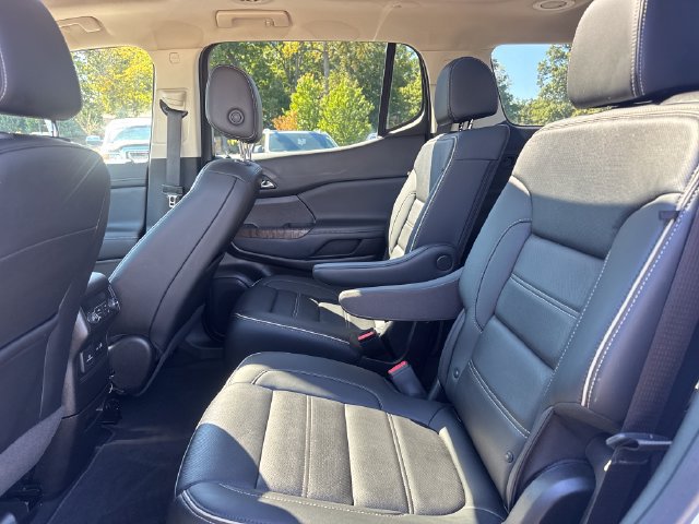 Used 2023 GMC Acadia Denali w/ Denali Technology Package FWD image 11