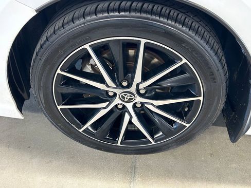 Used 2023 Toyota Camry SE image 9