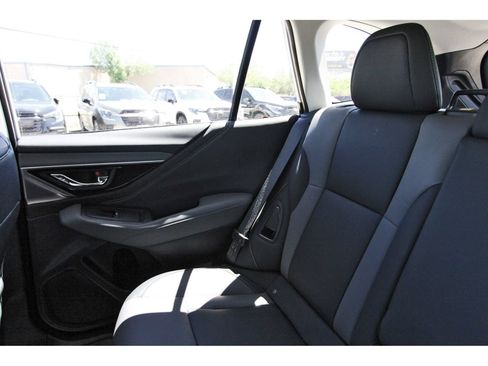 Certified 2025 Subaru Outback Onyx Edition AWD/4WD image 11