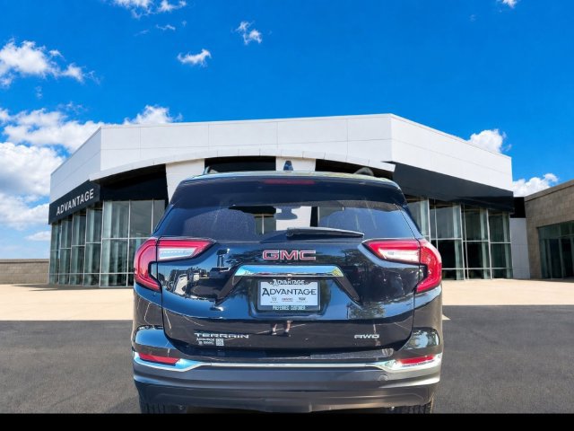 Certified 2024 GMC Terrain SLT AWD/4WD image 4