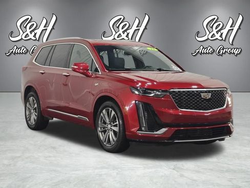 Used 2022 Cadillac XT6 Premium Luxury w/ LPO, Floor Liner Package AWD/4WD image 2