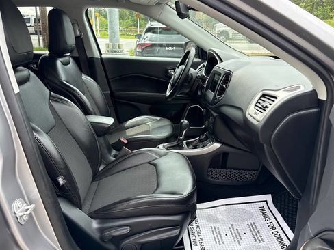 Used 2020 Jeep Compass Latitude w/ Cold Weather Group image 11