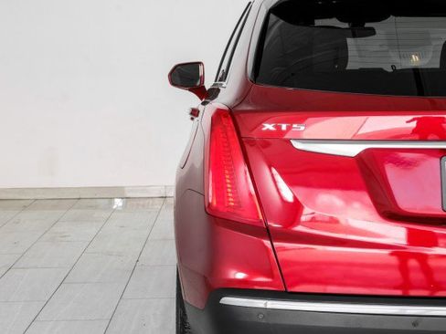 Used 2019 Cadillac XT5 FWD image 45