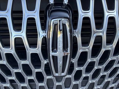Used 2024 Lincoln Corsair FWD image 8
