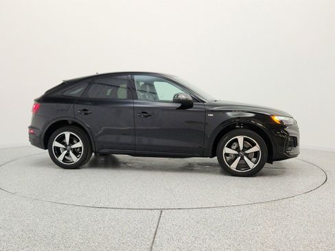 Used 2023 Audi Q5 2.0T Premium Plus w/ Premium Plus Package AWD/4WD image 4