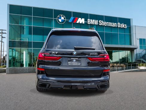 Used 2022 BMW X7 xDrive40i w/ M Sport Package AWD/4WD image 5